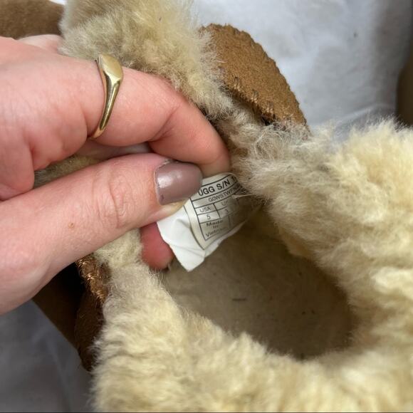 UGG McKay Classic Ankle Bootie in Chestnut Size 5 - Picture 7 of 9